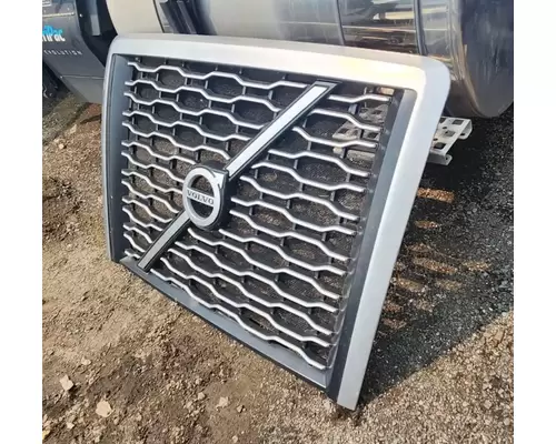 Volvo VNL Grille