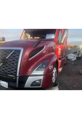 Volvo VNL Headlamp Assembly