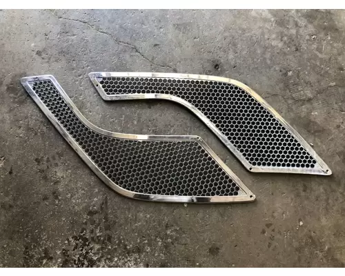 Volvo VNL Hood Side Vent
