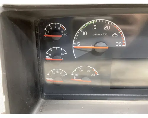 Volvo VNL Instrument Cluster