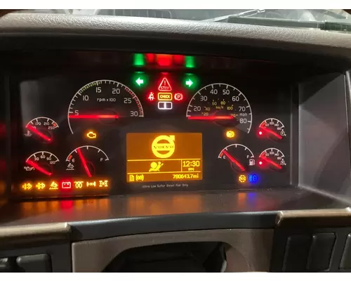 Volvo VNL Instrument Cluster