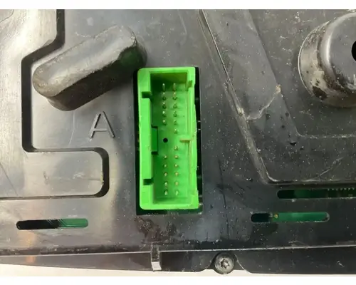Volvo VNL Instrument Cluster