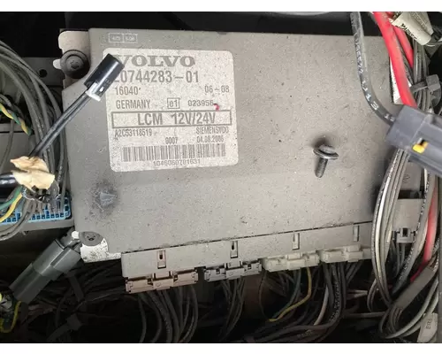 Volvo VNL Light Control Module