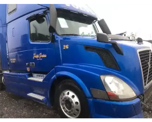 Volvo VNL Mirror (Side View)