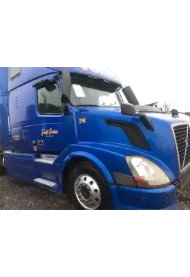 Volvo VNL Mirror (Side View)