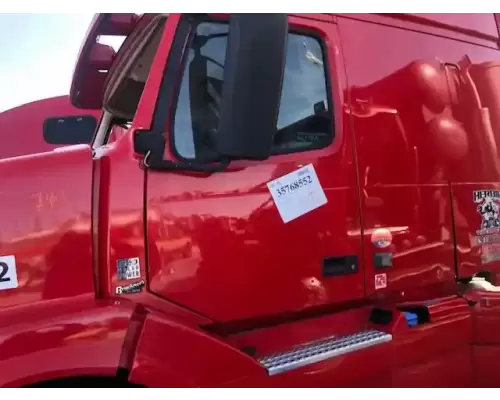 Volvo VNL Mirror (Side View)