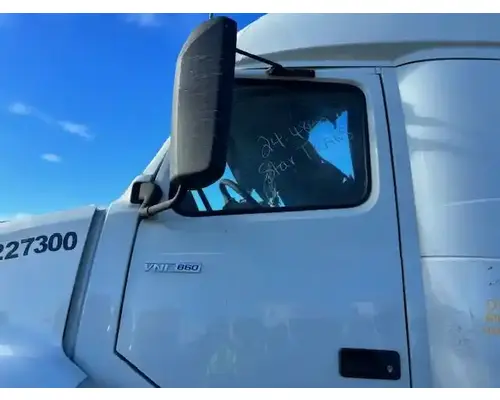 Volvo VNL Mirror (Side View)