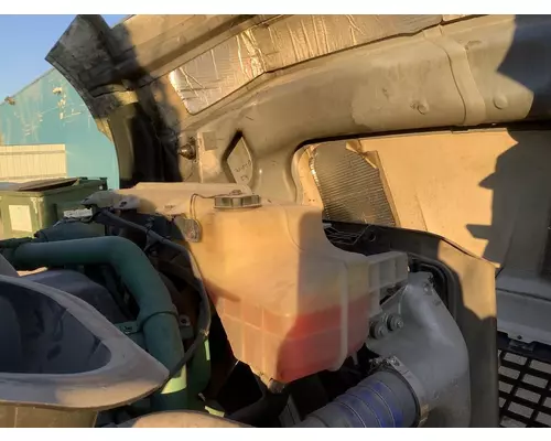 Volvo VNL Radiator Overflow Bottle  Surge Tank