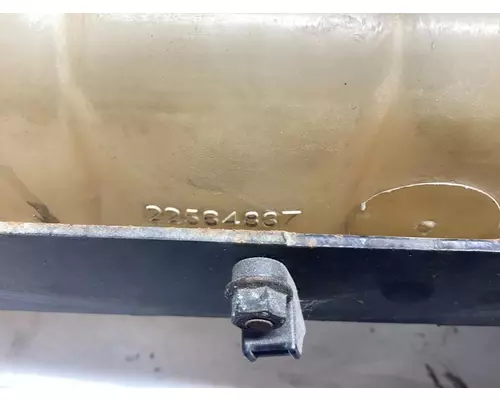 Volvo VNL Radiator Overflow Bottle  Surge Tank