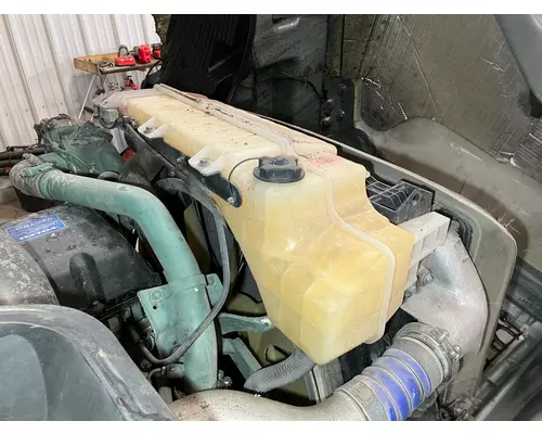 Volvo VNL Radiator Overflow Bottle  Surge Tank