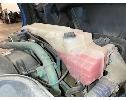Volvo VNL Radiator Overflow Bottle / Surge Tank