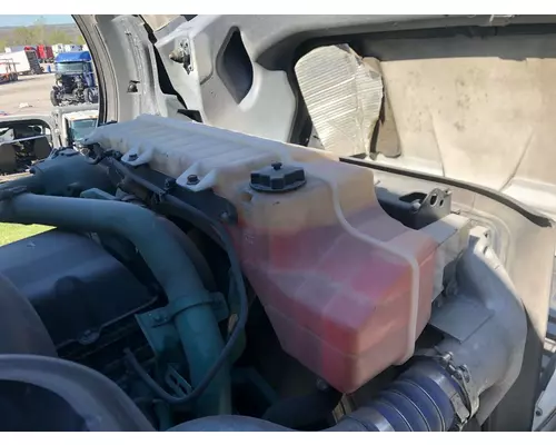 Volvo VNL Radiator Overflow Bottle  Surge Tank