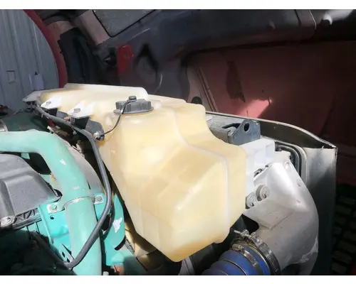 Volvo VNL Radiator Overflow Bottle  Surge Tank