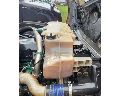 Volvo VNL Radiator Overflow Bottle