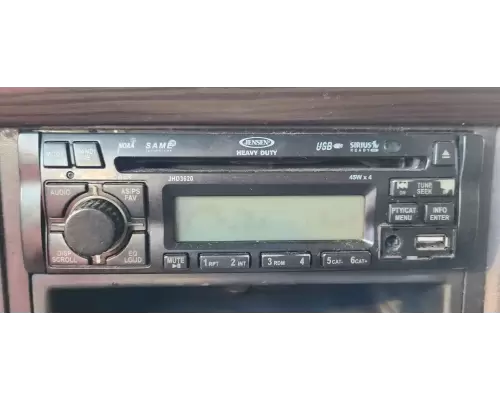 Volvo VNL Radio