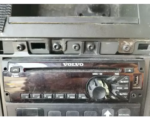 Volvo VNL Radio