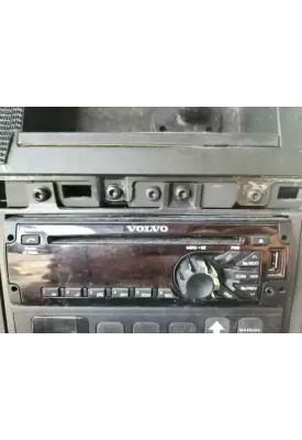 Volvo VNL Radio