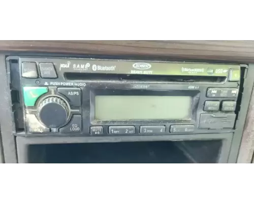 Volvo VNL Radio