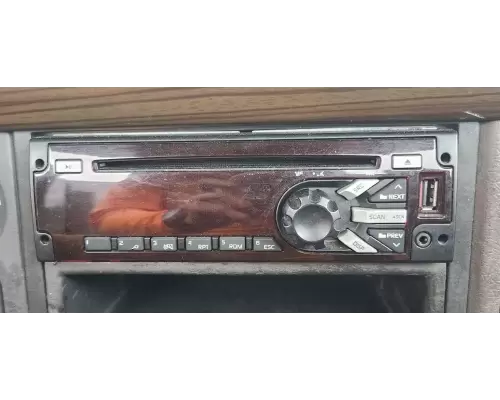 Volvo VNL Radio