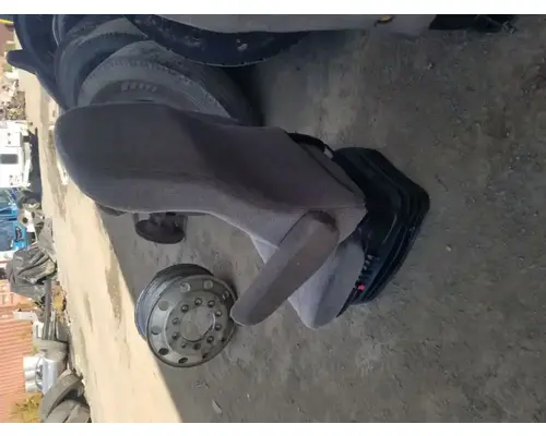 Volvo VNL Seat, Front