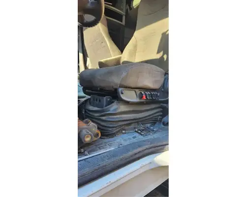 Volvo VNL Seat, Front