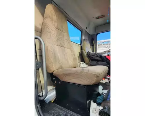 Volvo VNL Seat, Front