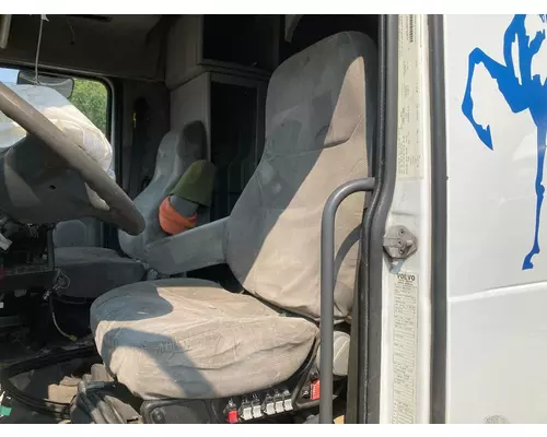 Volvo VNL Seat (Air Ride Seat)