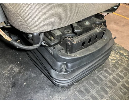 Volvo VNL Seat (non-Suspension)