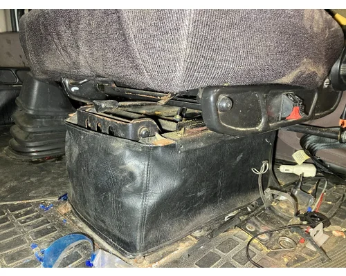 Volvo VNL Seat (non-Suspension)