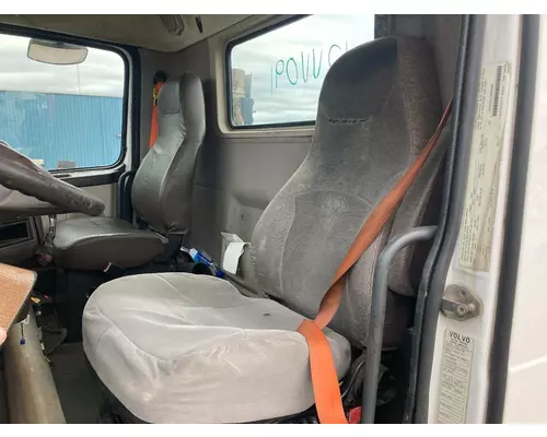 Volvo VNL Seat (non-Suspension)