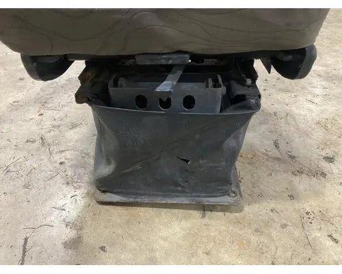 Volvo VNL Seat (non-Suspension)