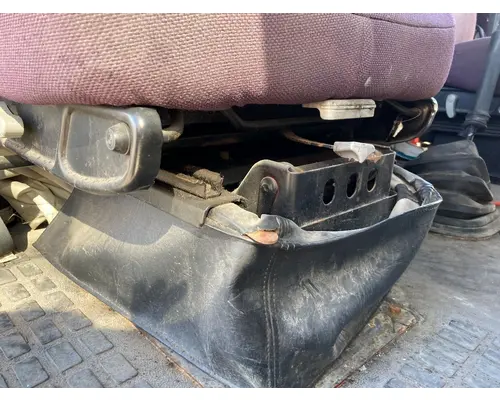 Volvo VNL Seat (non-Suspension)