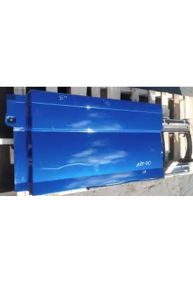 Volvo VNL Side Fairing