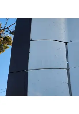 Volvo VNL Side Fairing