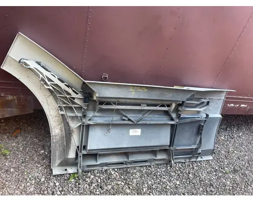 Volvo VNL Side Fairing