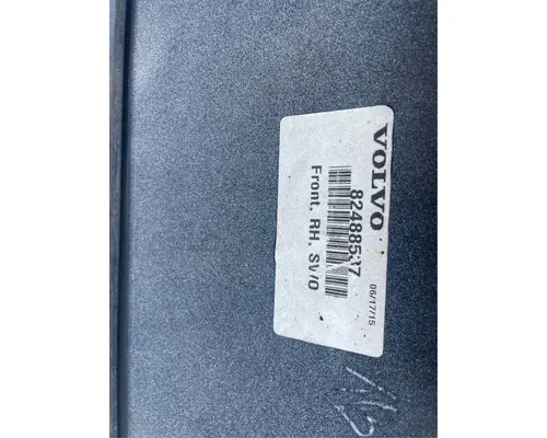 Volvo VNL Side Fairing