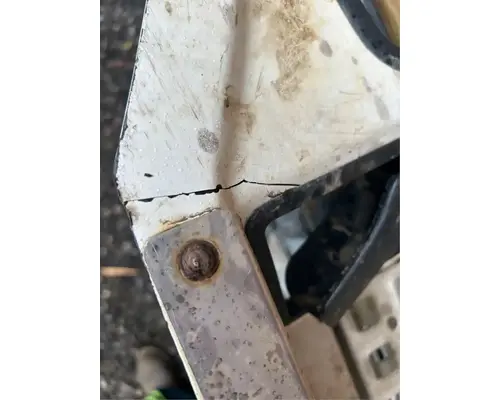 Volvo VNL Side Fairing