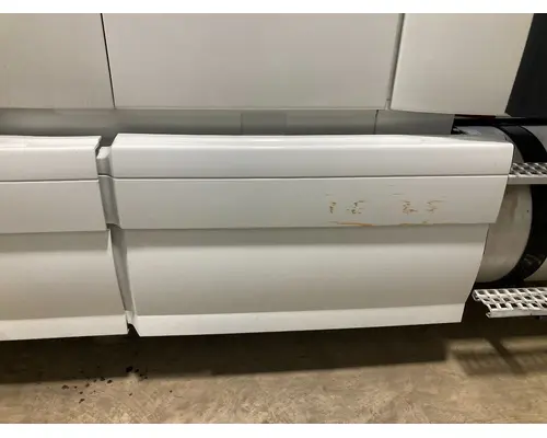 Volvo VNL Skirt
