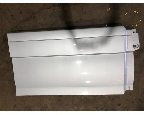 Volvo VNL Skirt