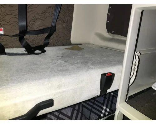 Volvo VNL Sleeper Bunk