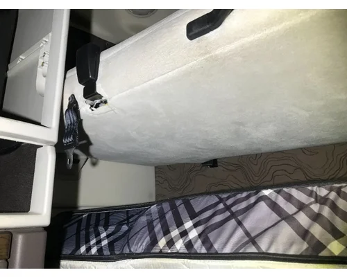 Volvo VNL Sleeper Bunk