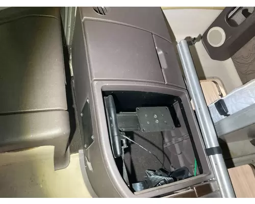 Volvo VNL Sleeper Cabinets