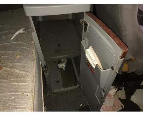 Volvo VNL Sleeper Cabinets