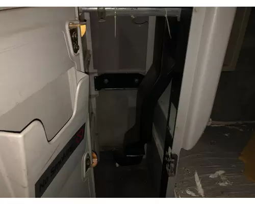 Volvo VNL Sleeper Cabinets