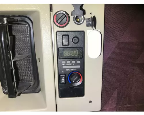 Volvo VNL Sleeper Controls