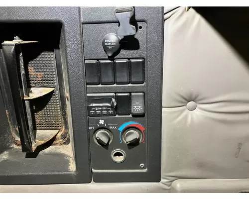 Volvo VNL Sleeper Controls