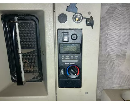 Volvo VNL Sleeper Controls