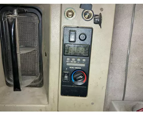 Volvo VNL Sleeper Controls