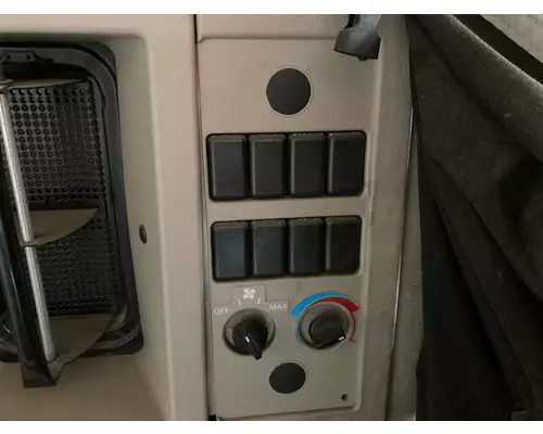 Volvo VNL Sleeper Controls