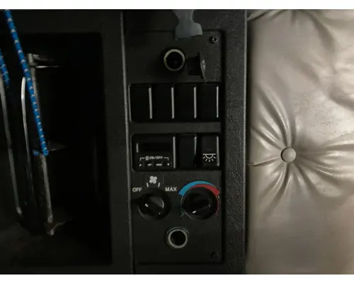 Volvo VNL Sleeper Controls